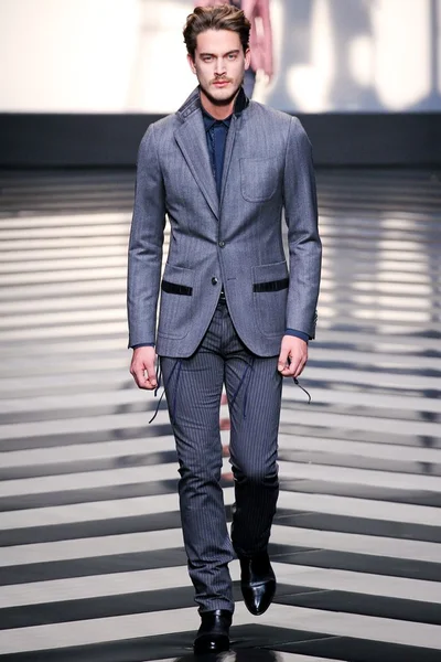 Look 34
